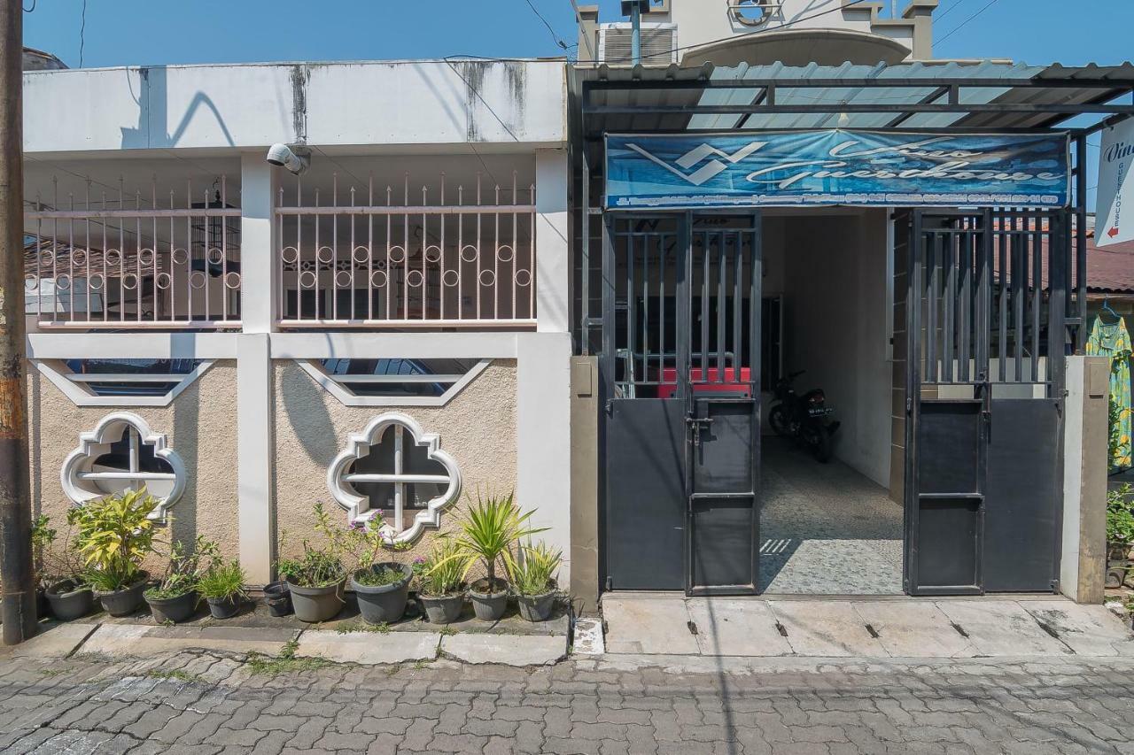 Hotel Reddoorz Near Mt Haryono Semarang Exterior foto